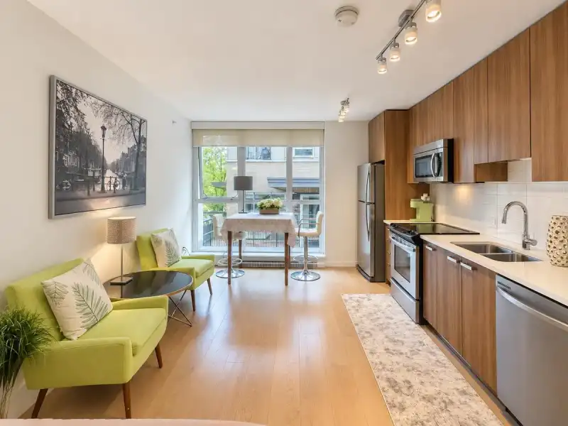 209 13325 102A AVENUE, Surrey